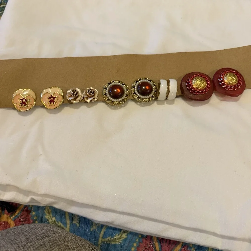 Lot of 5 Pairs Vintage‎ Clip On Earrings Floral Lucite Cabochon Enamel Retro